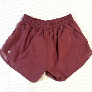lululemon hottie hots size 4 tall 4 inch inseam -